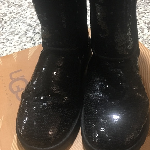 Sequin Black UGG boots - Fashion at its best - Picture 2 of 6